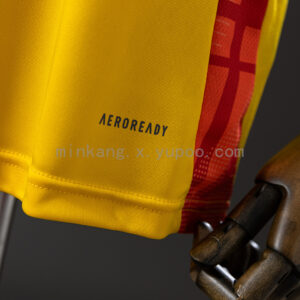 Camiseta Atletico Mineiro 2024/25 Entrenamiento — detalle escudo