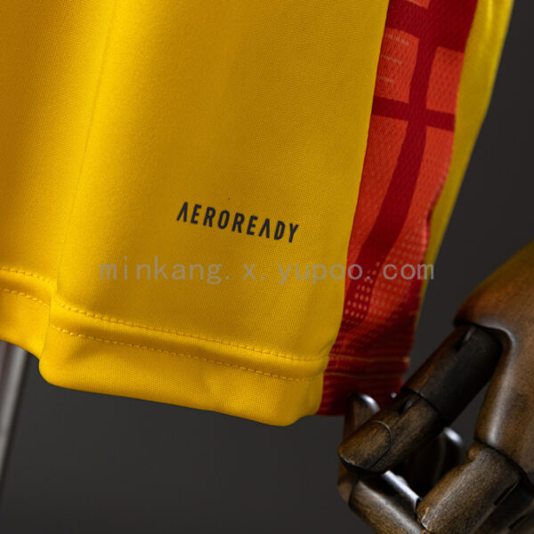 Camiseta Atletico Mineiro 2024/25 Entrenamiento — detalle escudo
