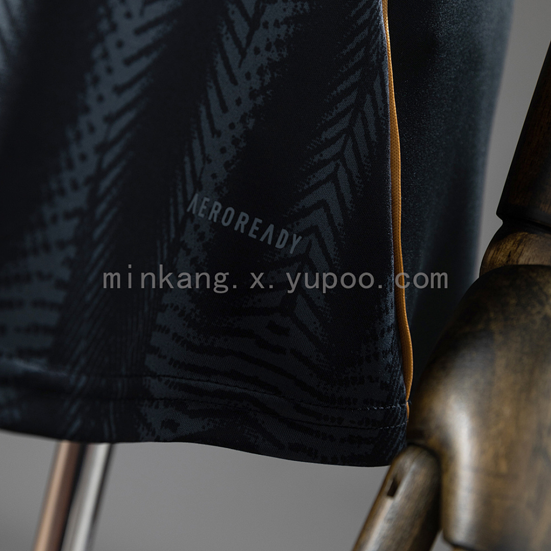 Camiseta Atletico Mineiro 2023/24 Tercera — detalle escudo