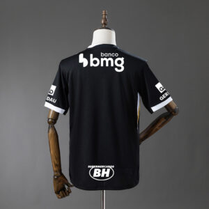 Camiseta Atletico Mineiro 2024 Local — detalle escudo