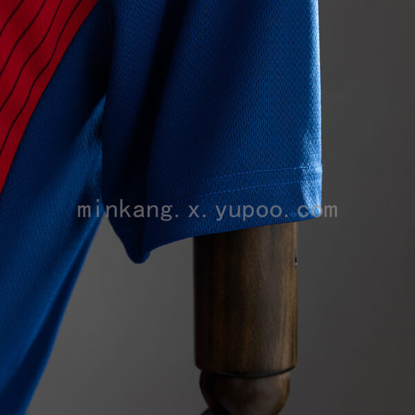 Camiseta Esporte Clube Bahia 2024 Visita — detalle escudo