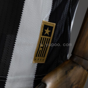 Camiseta Botafogo 2023 Local — detalle escudo