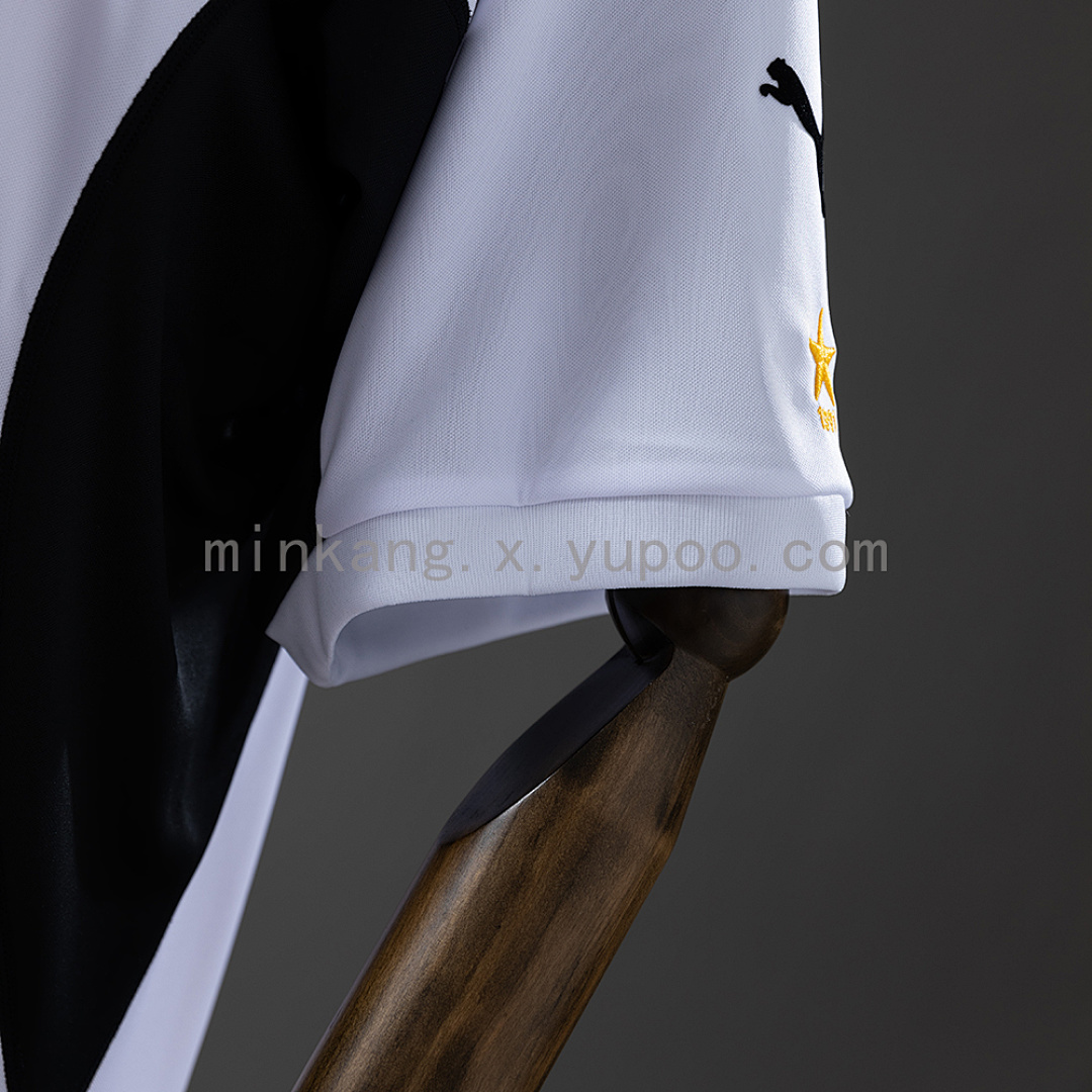 Camiseta Colo Colo 2003 Local - detalle escudo y bandera