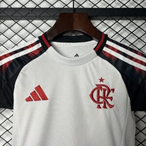 Camiseta Flamengo 2024/25 Visita — detalle escudo