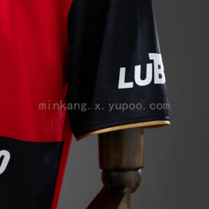 Camiseta Flamengo 2008 Retro Local — detalle escudo