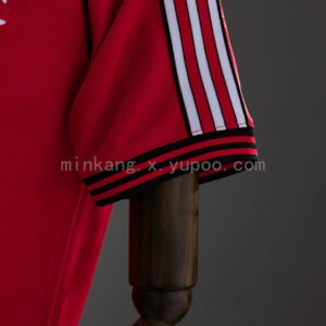 Camiseta Flamengo 1987 Retro Local — detalle escudo CRF
