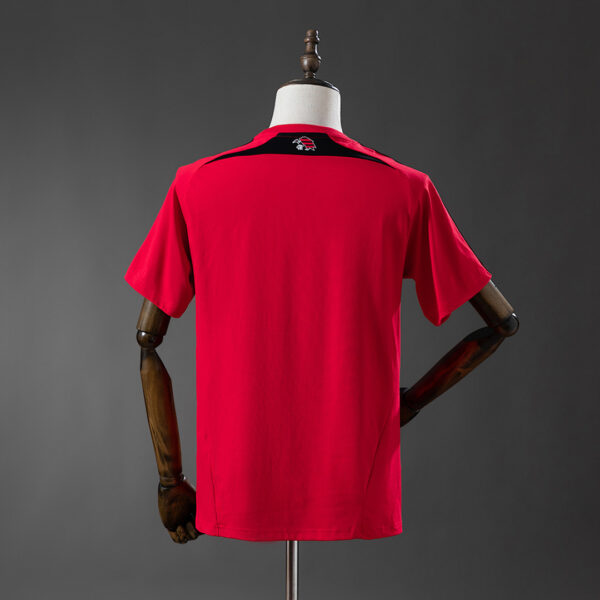 Camiseta Flamengo 2024/25 Local — detalle escudo