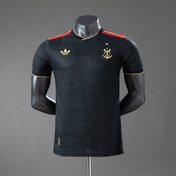 Camiseta Flamengo 2023/24 Edición Especial — detalle escudo