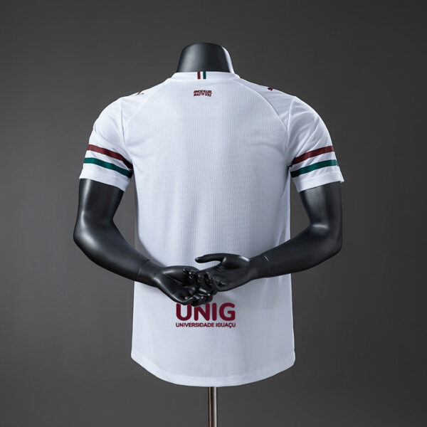 Camiseta Fluminense 2024 Local Version Jugador — detalle escudo