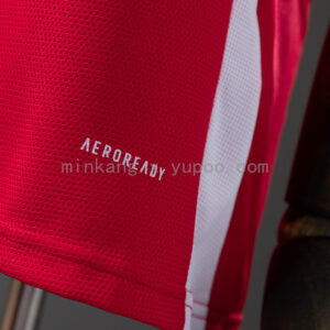 Camiseta Internacional 2023/24 Local Mujer — detalle escudo