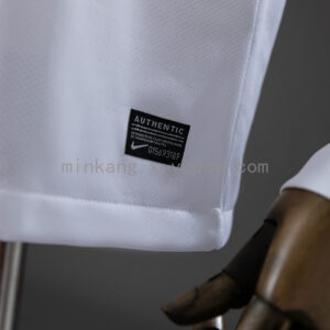 Camiseta Santos FC 2023/24 Local Manga Larga — detalle escudo