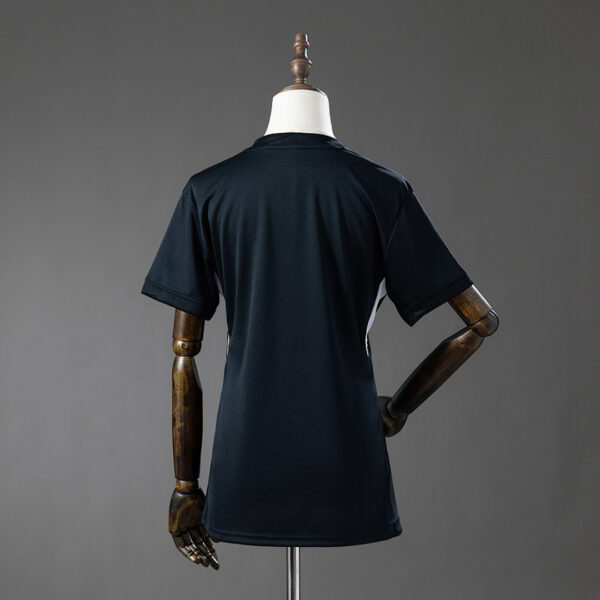 Camiseta Vasco da Gama 2024/25 Local Mujer — detalle escudo y cruz de Malta