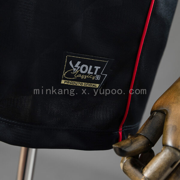 Camiseta Esporte Clube Vitória 2024 Tercera — detalle escudo