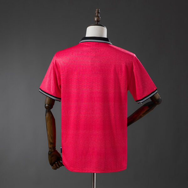 Camiseta Deportivo Alavés 2000/01 Retro Tercera — detalle escudo