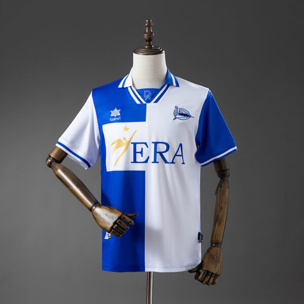 Camiseta Deportivo Alavés 2000/01 Retro Local — detalle escudo