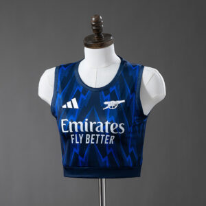 Camiseta Arsenal 2024/25 Entrenamiento Mujer - detalle logo Adidas