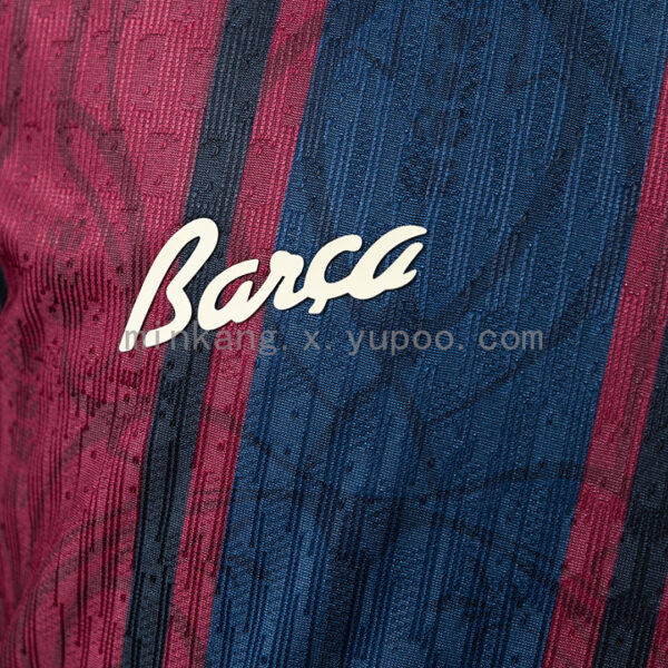 Camiseta FC Barcelona 2024/25 Local Aniversario — detalle parte inferior