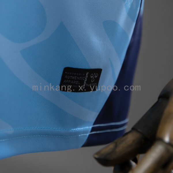 Camiseta Las Palmas 2023/24 Visita — detalle logo Hummel