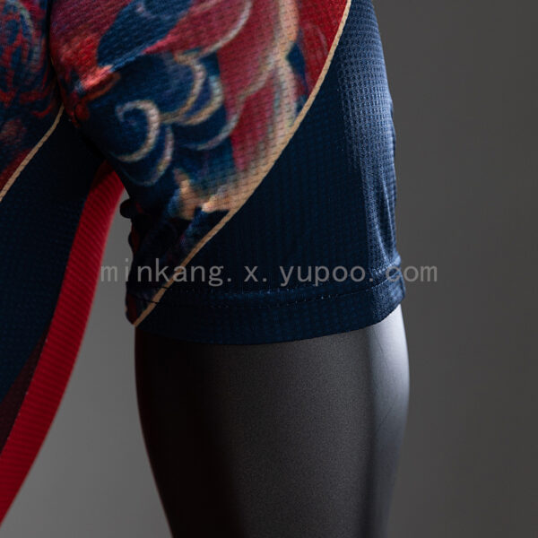 Camiseta Manchester United 2024 Edición Especial Año del Dragón Versión Jugador - detalle logo Adidas