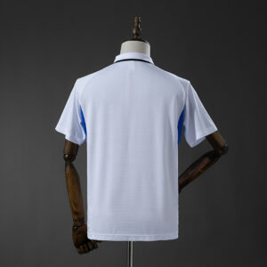 Camiseta Manchester United 2023/24 Polo - detalle escudo