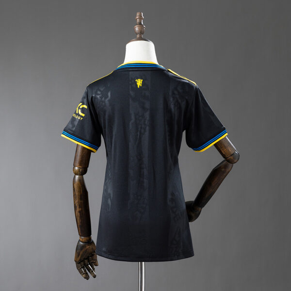 Camiseta Manchester United 2023/24 Tercera - vista trasera