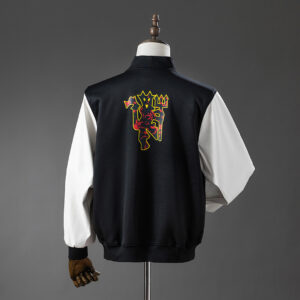 Camiseta Manchester United 2023/24 Chaqueta Adidas Originals Negra - detalle cuello y hombro
