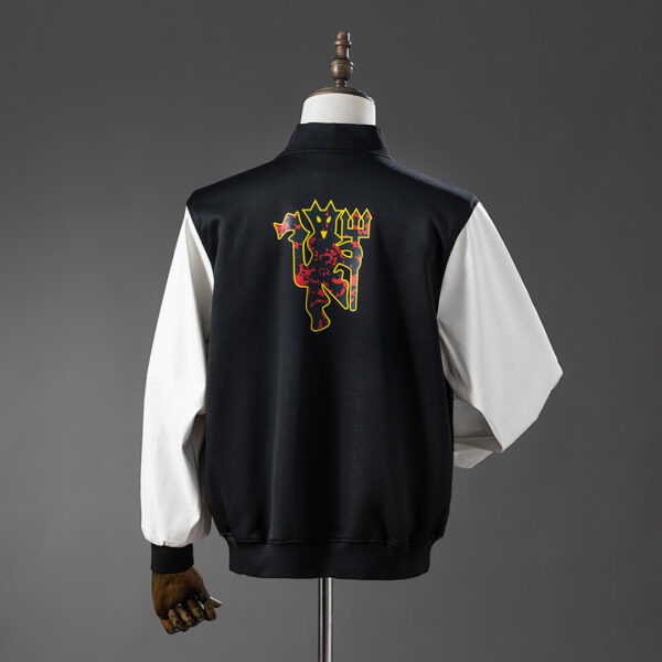 Camiseta Manchester United 2023/24 Chaqueta Adidas Originals Negra - detalle cuello y hombro