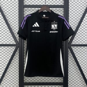 Camiseta Colo Colo 2025 Polo Entrenamiento - detalle sponsor JETOUR