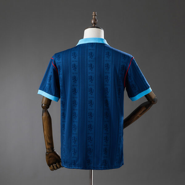 Camiseta Aston Villa 1995/96 Retro Local - detalle del sponsor AST Computer
