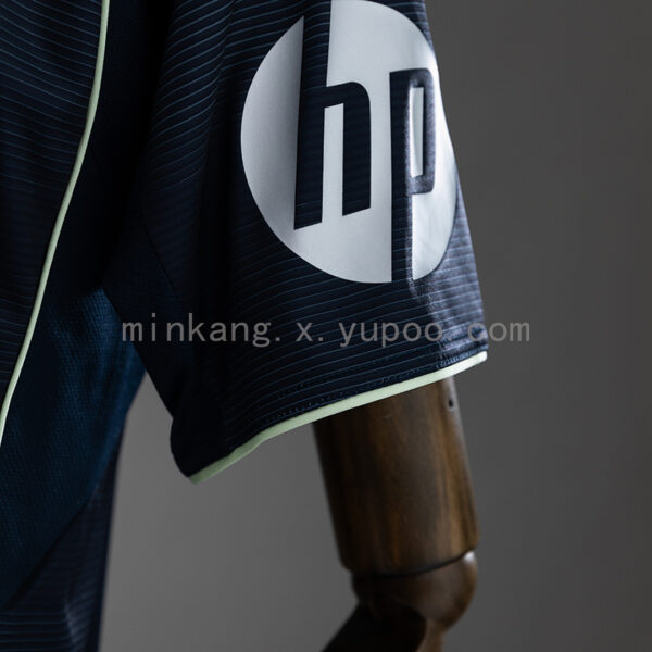 Camiseta Real Madrid 2024/25 Visita — detalle lateral
