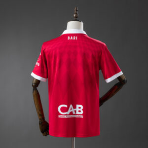 Camiseta SSC Bari 2024/25 Local - detalle patrocinador Betsson
