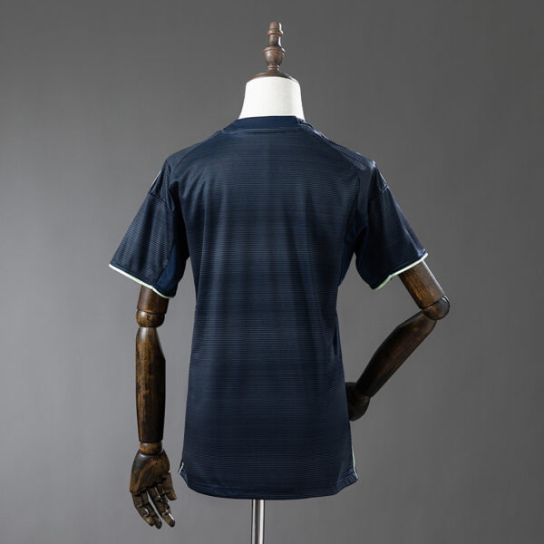 Camiseta Real Madrid 2024/25 Visita Mujer — detalle patrocinador