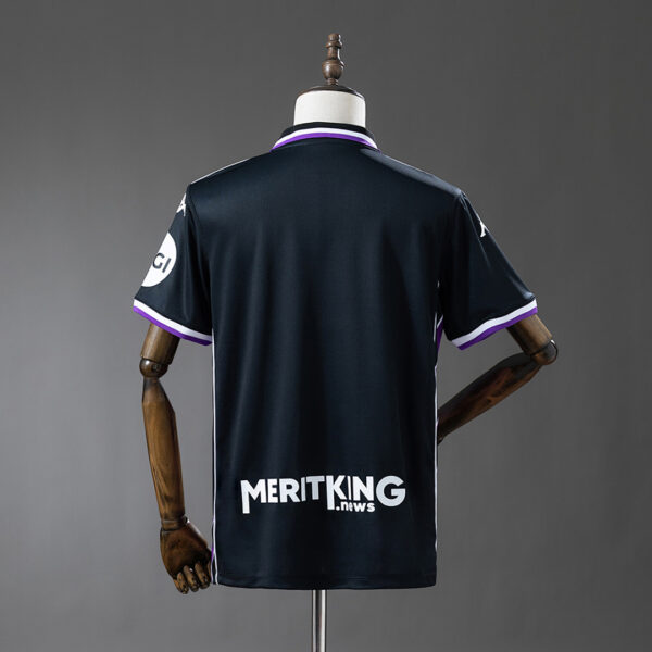 Camiseta Real Valladolid 2022/23 Visita — detalle patrocinador Estrella Galicia 0,0
