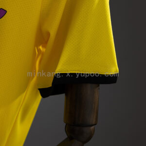 Camiseta Borussia Dortmund 1920 Retro Local - detalle cuello