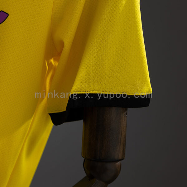 Camiseta Borussia Dortmund 1920 Retro Local - detalle cuello