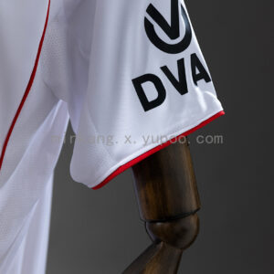 Camiseta Eintracht Frankfurt 2022/23 Local - detalle lema nuca