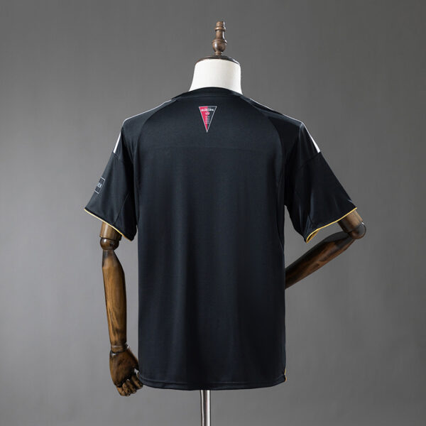 Camiseta 1. FC Nürnberg 2024/25 Local - detalle franjas Adidas