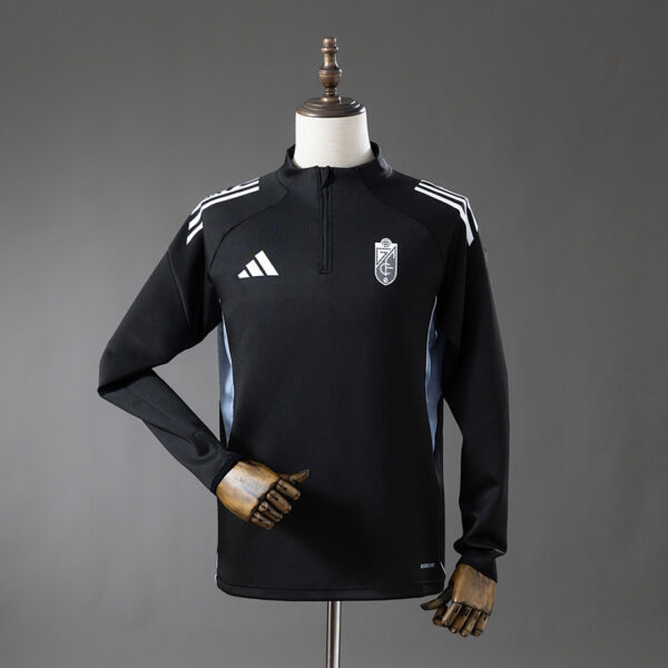 Camiseta Granada 2023/24 Entrenamiento — detalle tejido