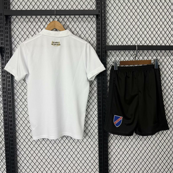 Camiseta Colo Colo 2025 Aniversario - vista trasera de la camiseta