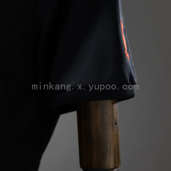 Camiseta Colo Colo 2004 Retro Alternativa - detalle logo Reebok