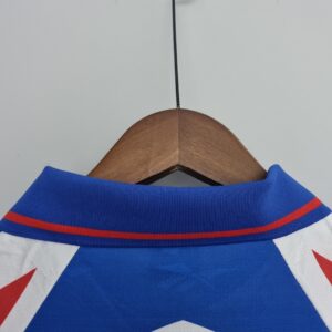 Camiseta Universidad Catolica 1998 Retro Local - detalle cuello y logo Reebok