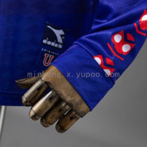 Camiseta Universidad de Chile 1990 Retro Local Manga Larga - detalle cuello