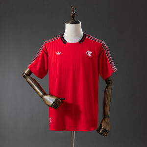 Camiseta Flamengo 1988 Retro Alternativa — detalle cuello y hombro derecho