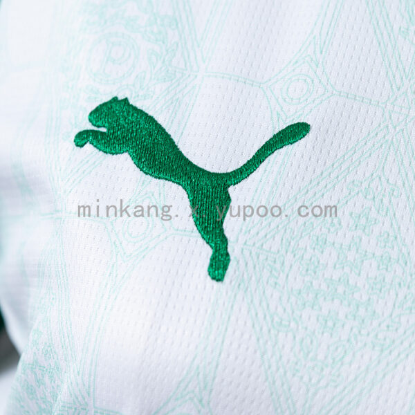 Camiseta Palmeiras 2023/24 Local Mujer — detalle logo Puma y diseño