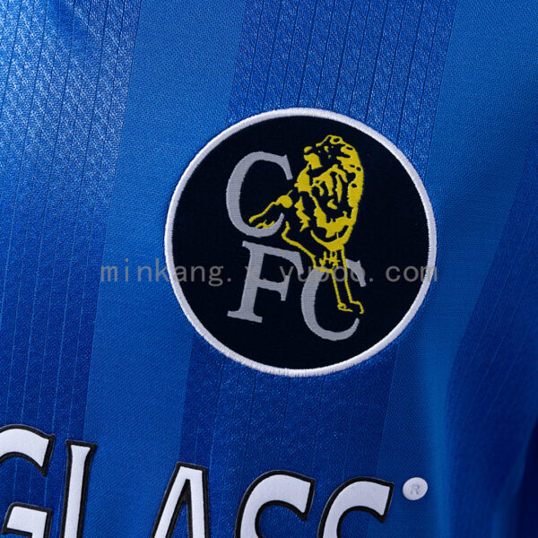 Camiseta Chelsea 1995 Retro Local Manga Larga - detalle cuello y patrocinador Umbro