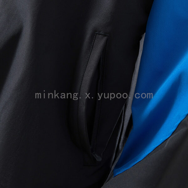 Camiseta Chelsea FC 2024/25 Cortaviento Entrenamiento - detalle escudo Chelsea FC