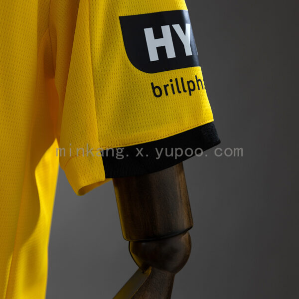 Camiseta Girona 2023/24 Visita — detalle textura de tela