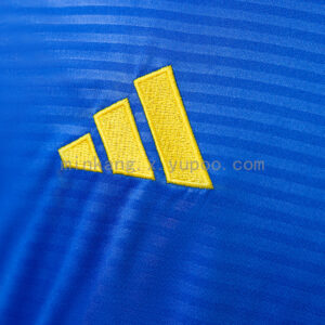 Camiseta Leeds United 2023/24 Visita - detalle distintivo de toros