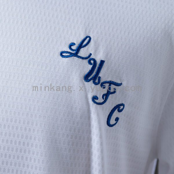 Camiseta Leeds United 1994/95 Retro Local - detalle patrocinador Thistle Hotels