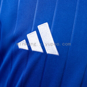 Camiseta Leicester City 2023/24 Local - detalle logo Adidas